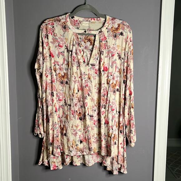 Altar’d State Pink and White Floral Long Sleeve Tunic With Small Front Cutout M - Picture 9 of 9